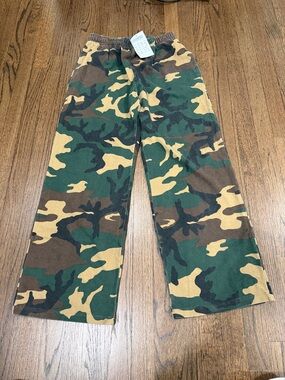 Brandy Melville Green and Brown Camo Pants